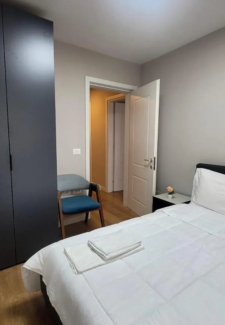 Family Apartament 21 Tiran Daire