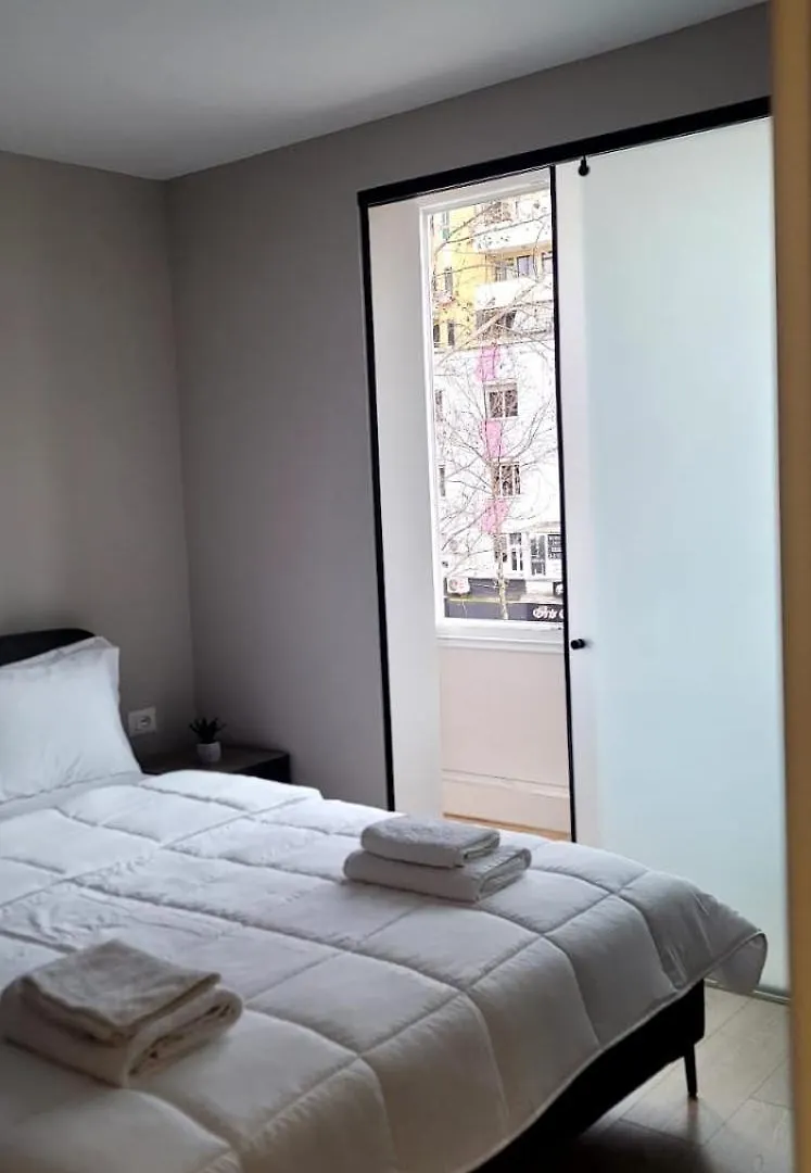 Family Apartament 21 Tiran 0*,  Arnavutluk
